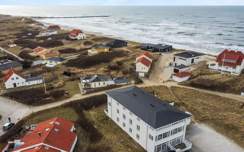 Asa - 75M from the Sea: Möbel, Interior Design, Stuhl, Flooring, Tabelle, Resort, Fussboden, Decke, Zimmer, Eco Hotel