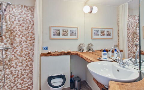 Asa - 75M from the Sea: Möbel, Interior Design, Stuhl, Flooring, Tabelle, Resort, Fussboden, Decke, Zimmer, Eco Hotel