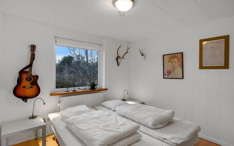 Urho - 500M from the Sea: Bett, Möbel, Interior Design, Schlafzimmer, Wand, Flooring, Fussboden, Bettdecke, Decke, Bedding