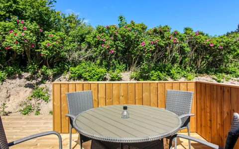 Paulette - 450M from the Sea: Möbel, Gartenmöbel, Tabelle, Tisch Im Freien, Stuhl, Deck, Hartholz, Zaun, Holzbeize, Garten