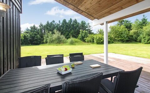 Beeke - 1.4Km from the Sea: Holz, Möbel, Veranda, Grundstueck, Holzboden, Tabelle, Stuhl, Gartenmöbel, Decke, Deck