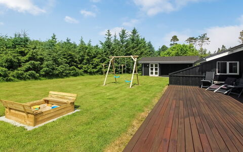 Beeke - 1.4Km from the Sea: Holz, Grundstueck, Hartholz, Planke, Garten, Deck, Holzbeize, Rasen, Holzboden, Hinterhof