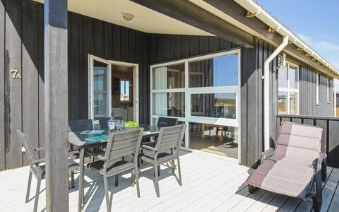 Eyvin - 100M from the Sea: Decke, Flooring, Interior Design, Fussboden, Verbundwerkstoff, Möbel, Resort, Hotel, Design, Daylighting