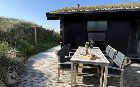 Eelin - 275M from the Sea: Dach, Haus, Zuhause, Hütte, Abstellgleis, Estate, Auffahrt, Gartenbauten, Garten, Schuppen