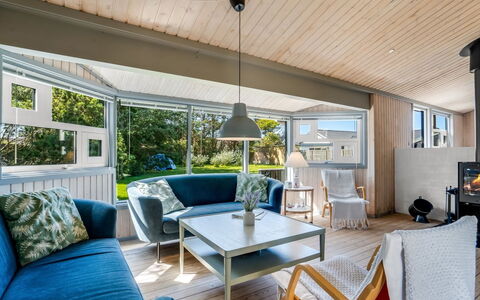 Lazorka - 450M from the Sea: Interior Design, Möbel, Holz, Flooring, Decke, Fussboden, Couch, Wohnzimmer, Zuhause, Stuhl