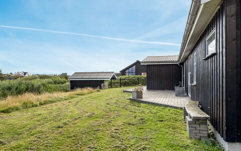 Fabio - 450M from the Sea: Decke, Flooring, Interior Design, Fussboden, Verbundwerkstoff, Möbel, Resort, Hotel, Design, Daylighting