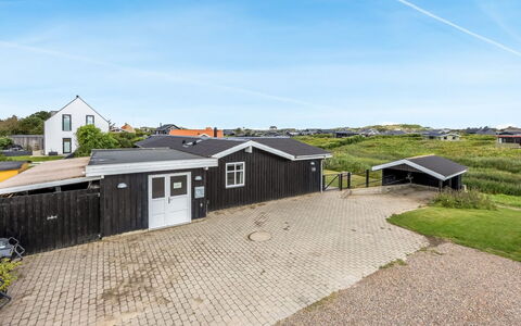 Fabio - 450M from the Sea: Decke, Flooring, Interior Design, Fussboden, Verbundwerkstoff, Möbel, Resort, Hotel, Design, Daylighting