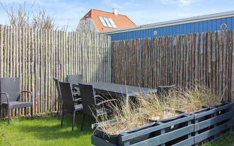 Arnke - 125M from the Sea: Decke, Flooring, Interior Design, Fussboden, Verbundwerkstoff, Möbel, Resort, Hotel, Design, Daylighting