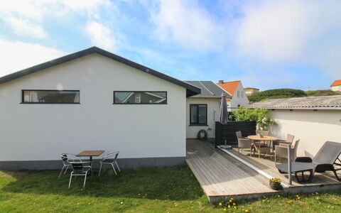 Arnke - 125M from the Sea: Decke, Flooring, Interior Design, Fussboden, Verbundwerkstoff, Möbel, Resort, Hotel, Design, Daylighting
