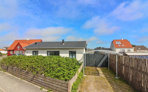 Arnke - 125M from the Sea: Decke, Flooring, Interior Design, Fussboden, Verbundwerkstoff, Möbel, Resort, Hotel, Design, Daylighting