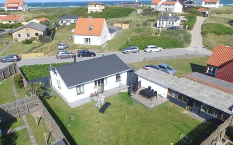 Arnke - 125M from the Sea: Dach, Haus, Grundstueck, Zuhause, Hütte, Estate, Gartenbauten, Schatten, Blockhaus, Landscaping