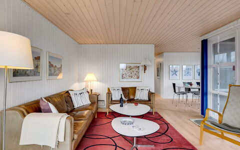 Pertti - 400M from the Sea: Interior Design, Flooring, Fussboden, Möbel, Holz, Decke, Couch, Wohnzimmer, Holzboden, Zuhause