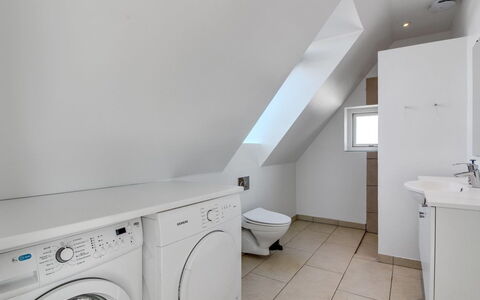 Kimon - 600M from the Sea: Die Architektur, Dach, Zuhause, Verbundwerkstoff, Daylighting, Abstellgleis, Auffahrt