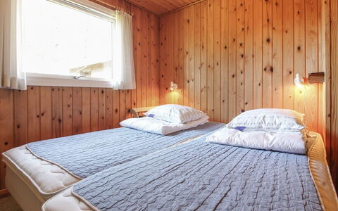 Lis - 300M from the Sea: Bett, Schlafzimmer, Holz, Bettdecke, Interior Design, Flooring, Fussboden, Bedding, Decke, Möbel