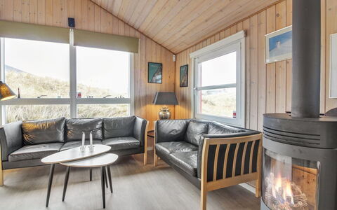 Har - 400M from the Sea: Möbel, Interior Design, Stuhl, Flooring, Tabelle, Resort, Fussboden, Decke, Zimmer, Eco Hotel