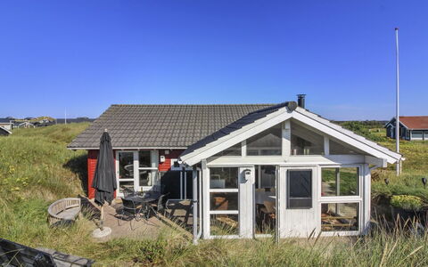 Har - 400M from the Sea: Möbel, Interior Design, Stuhl, Flooring, Tabelle, Resort, Fussboden, Decke, Zimmer, Eco Hotel
