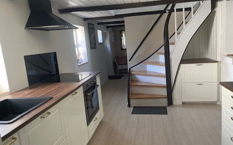 Nara - 500M from the Sea: Flooring, Holz, Fussboden, Interior Design, Holzboden, Möbel, Zuhause, Hartholz, Laminatboden, Zimmer
