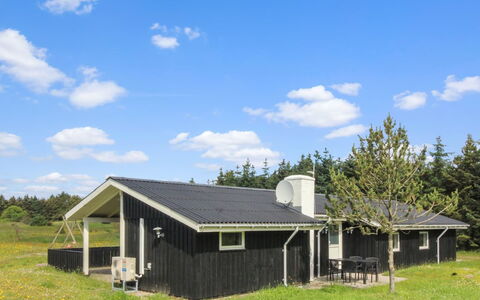 Daje - 600M from the Sea: Haus, Dach, Hütte, Zuhause, Bauernhaus, Estate, Wiese, Gartenbauten, Rasen, Schuppen