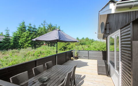 Demus - 900M from the Sea: Holz, Holzboden, Veranda, Deck, Zuhause, Hartholz, Verbundwerkstoff, Planke, Schatten, Holzbeize