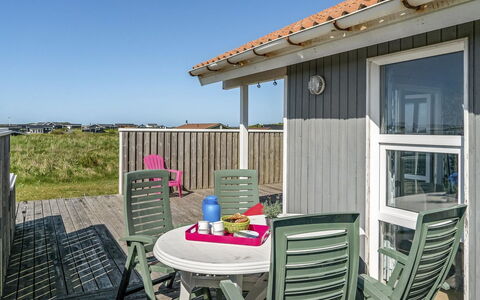 Thorbiorn - 350M from the Sea: Haus, Zuhause, Dach, Wohngebiet, Hütte, Estate, Bauernhaus, Rasen, Landscaping, Abstellgleis