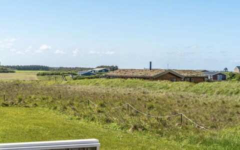 Thorbiorn - 350M from the Sea: Haus, Zuhause, Dach, Wohngebiet, Hütte, Estate, Bauernhaus, Rasen, Landscaping, Abstellgleis