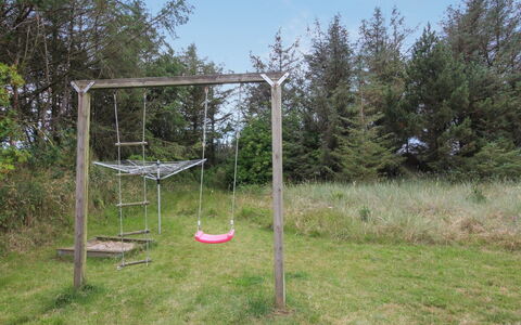 Nienke - 700M from the Sea: Wohngebiet, Dach, Vorort, Auffahrt, Estate, Kamin