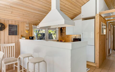 Ømod - 300M from the Sea: Interior Design, Flooring, Möbel, Fussboden, Küche, Holz, Decke, Light Fixture, Countertop, Beleuchtung