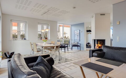 Thythulf - 550M from the Sea: Möbel, Interior Design, Flooring, Fussboden, Wand, Decke, Holz, Couch, Stuhl, Wohnzimmer