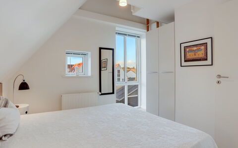 Thythulf - 550M from the Sea: Interior Design, Flooring, Wand, Fussboden, Holz, Decke, Möbel, Schlafzimmer, Bett, Zimmer
