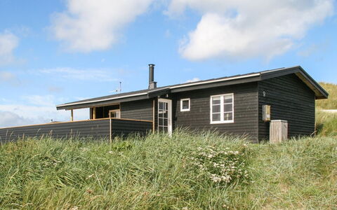Adelita - 100M from the Sea: Wohngebiet, Dach, Vorort, Auffahrt, Estate, Kamin