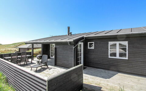 Adelita - 100M from the Sea: Wohngebiet, Dach, Vorort, Auffahrt, Estate, Kamin