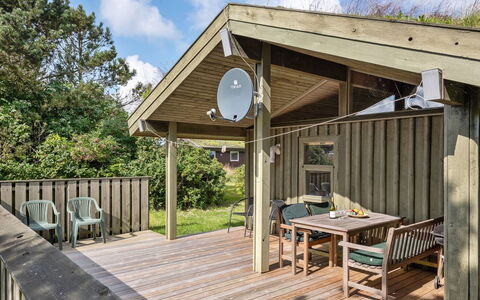 Aiva - 1.5Km from the Sea: Möbel, Interior Design, Stuhl, Flooring, Tabelle, Resort, Fussboden, Decke, Zimmer, Eco Hotel