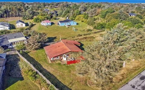 Greet - 700M from the Sea: Dach, Haus, Zuhause, Hütte, Abstellgleis, Estate, Auffahrt, Gartenbauten, Garten, Schuppen