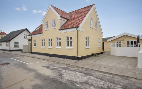 Armi - 75M from the Sea: Dach, Haus, Zuhause, Hütte, Abstellgleis, Estate, Auffahrt, Gartenbauten, Garten, Schuppen