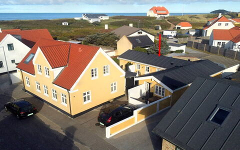 Armi - 75M from the Sea: Dach, Haus, Zuhause, Hütte, Abstellgleis, Estate, Auffahrt, Gartenbauten, Garten, Schuppen