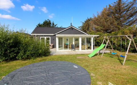 Annina - 500M from the Sea: Dach, Haus, Zuhause, Hütte, Abstellgleis, Estate, Auffahrt, Gartenbauten, Garten, Schuppen