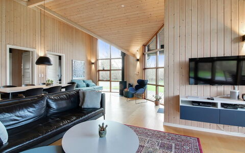 Harri - 850M from the Sea: Interior Design, Holz, Decke, Möbel, Flooring, Light Fixture, Wohnzimmer, Couch, Beleuchtung, Fussboden