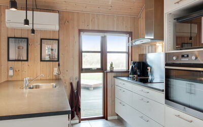 Harri - 850M from the Sea