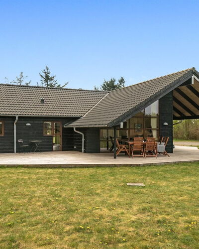 Harri - 850M from the Sea