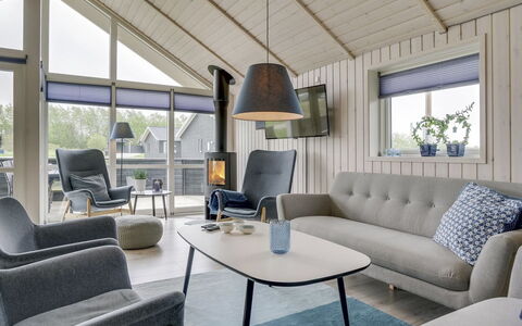 Ina - 1.2Km from the Sea: Möbel, Interior Design, Flooring, Wohnzimmer, Decke, Fussboden, Zuhause, Light Fixture, Wohnung, Couch