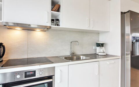 Edgar - 1.5Km from the Sea: Küchengerät, Küche, Countertop, Cabinetry, Major Appliance, Möbel, Interior Design, Flooring, Holz, Spüle