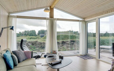 Marino - 480M from the Sea: Interior Design, Decke, Zuhause, Fussboden, Wohnzimmer, Schatten, Glas, Stuhl, Gartenbauten