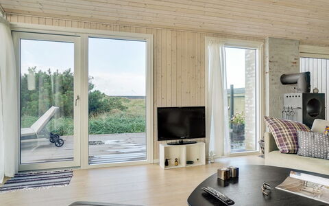 Marino - 480M from the Sea: Holz, Flooring, Fussboden, Holzboden, Interior Design, Decke, Zuhause, Wohnzimmer, Zimmer, Hartholz