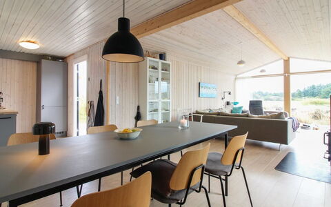 Marino - 480M from the Sea: Holz, Möbel, Küche & Esszimmer Tisch, Decke, Zuhause, Tabelle, Stuhl, Light Fixture, Esszimmer, Hartholz