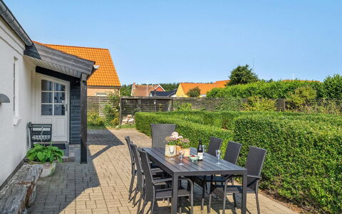 Pelagija - 900M from the Sea: Gartenmöbel, Tisch Im Freien, Schatten, Stuhl, Landscaping, Terrasse, Flagstone, Küche & Esszimmer Tisch, Eco Hotel, Zimmerpflanze