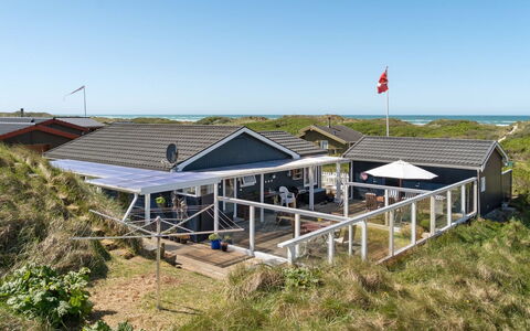 Ecaterina - 100M from the Sea: Dach, Zuhause, Hütte, Estate, Veranda, Schatten, Abstellgleis, Outdoor Struktur, Gartenbauten, Eco Hotel