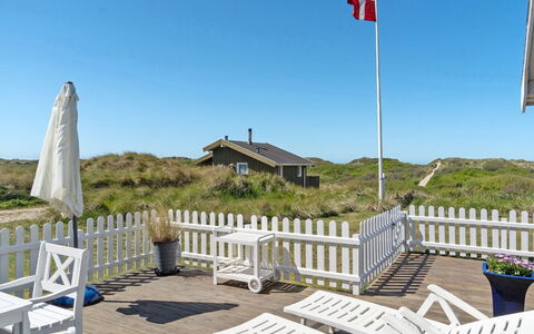 Ecaterina - 100M from the Sea: Zuhause, Haus, Dach, Hütte, Grundstueck, Veranda, Steigung, Estate, Schatten