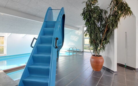 Marlie - 600M from the Sea: Möbel, Interior Design, Stuhl, Flooring, Tabelle, Resort, Fussboden, Decke, Zimmer, Eco Hotel