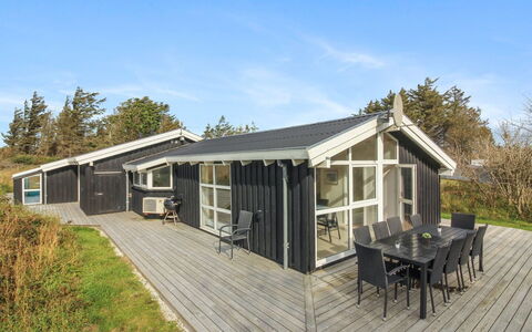 Marlie - 600M from the Sea: Möbel, Interior Design, Stuhl, Flooring, Tabelle, Resort, Fussboden, Decke, Zimmer, Eco Hotel