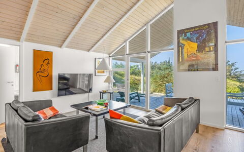 Elna - 400M from the Sea: Couch, Wohnzimmer, Penthouse, Strahl